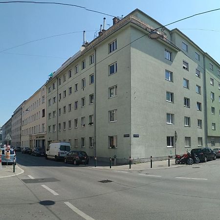 Family-Friendly Flat With Balcony Apartment Vienna Luaran gambar